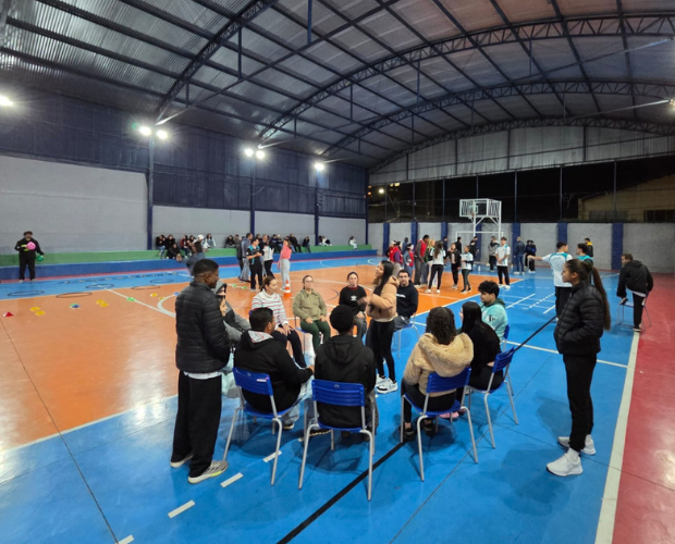 Educa��o F�sica da Univ�s realiza evento acad�mico no Col�gio Estadual de Pouso Alegre